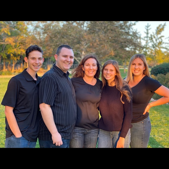 Meet your Posher, Shelley - Picture 2 of 3